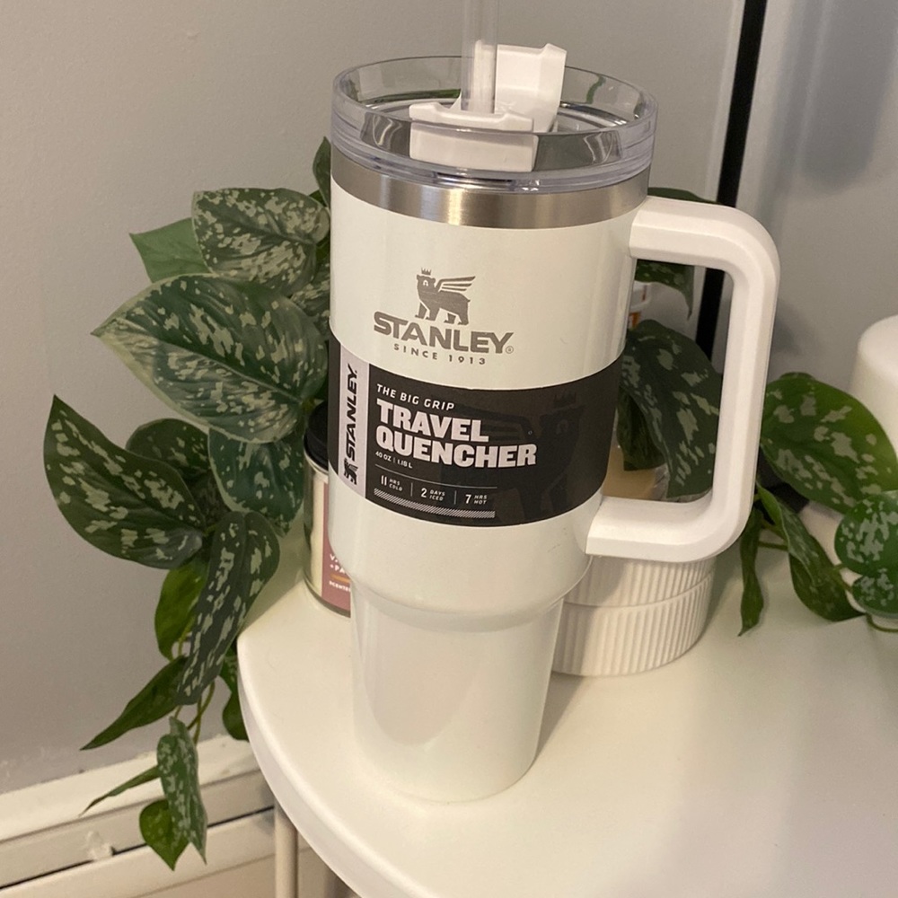 SALE !! 40oz Stanley Cup